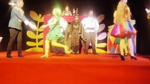 Отрывок из Мюзикла "Оловянный солдатик". В роли старинных часов Ярослав Студенецкий.