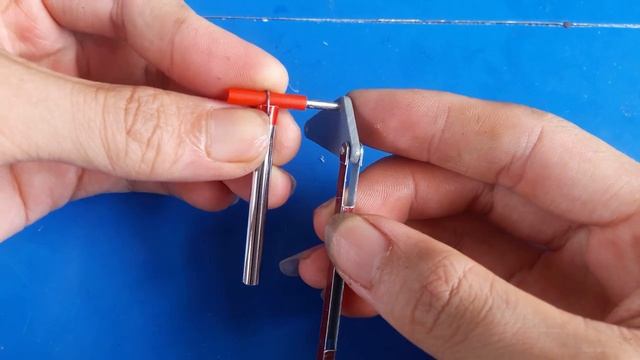 Гидравлический подъемник для радиоуправляемого грузовика.