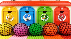 Первые игрушки для малышей. Разноцветный гараж. Звуки АСМР. Игрушки