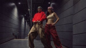 После шоу в Нью-Йорке Тэхён уединился в отеле с этой девушкой