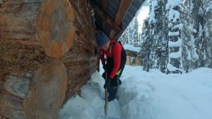 Одна в избе Добрая посреди северной тайги