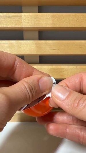 Распаковка игрушки-сюрприза Minecraft от Kinder Joy