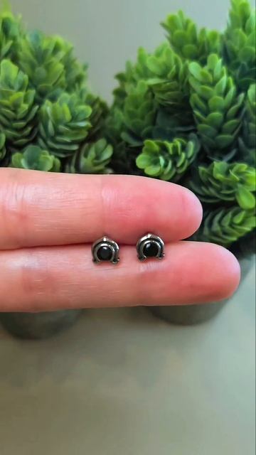 Минималистичные пусеты "Подковы удачи" с чёрными фианитами от StarfallShop