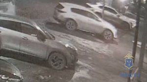 В Саратове администратор магазина решил, что вывеска – лучший трофей после смены