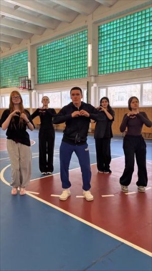 Танец с физруком — это отдельный вид искусства! 😂#Танец #физрук #искусство