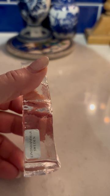 Руна викингов. Стекло. Швеция.