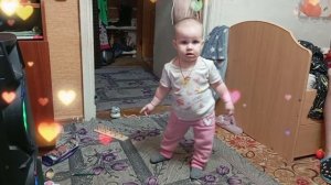 Аришинька наша танцует 🧚🥳