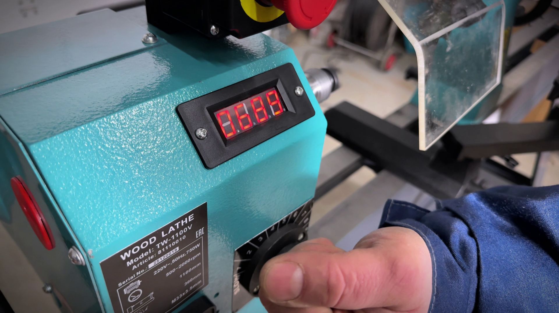 Токарный станок по дереву AURA TW-1100V