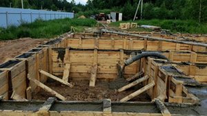 Прочистки шлангов бетононасоса.