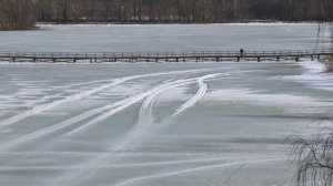 Выходить на лёд - опасно!