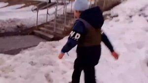 Играем в игру прятки-догонялки