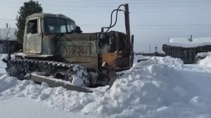 Гребля снега, тракторы ДТ-75! Легендарная техника!