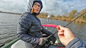 ВО ВСЁМ ВИНОВАТА ОНА! Ловля щуки и ловля судака! Рыбалка на спиннинг с лодки. Рыбалка с женой