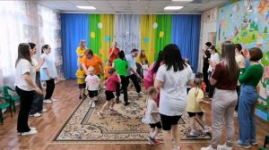 СПОРТИВНЫЙ ПРАЗДНИК "А НУ - КА МАМЫ!"