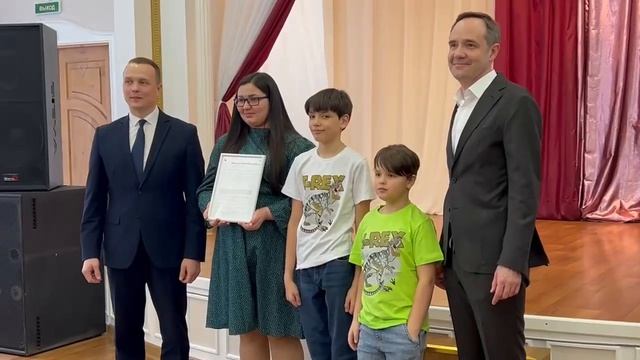 Вручение свидетельств на приобретение жилья многодетным семьям Новодвинска