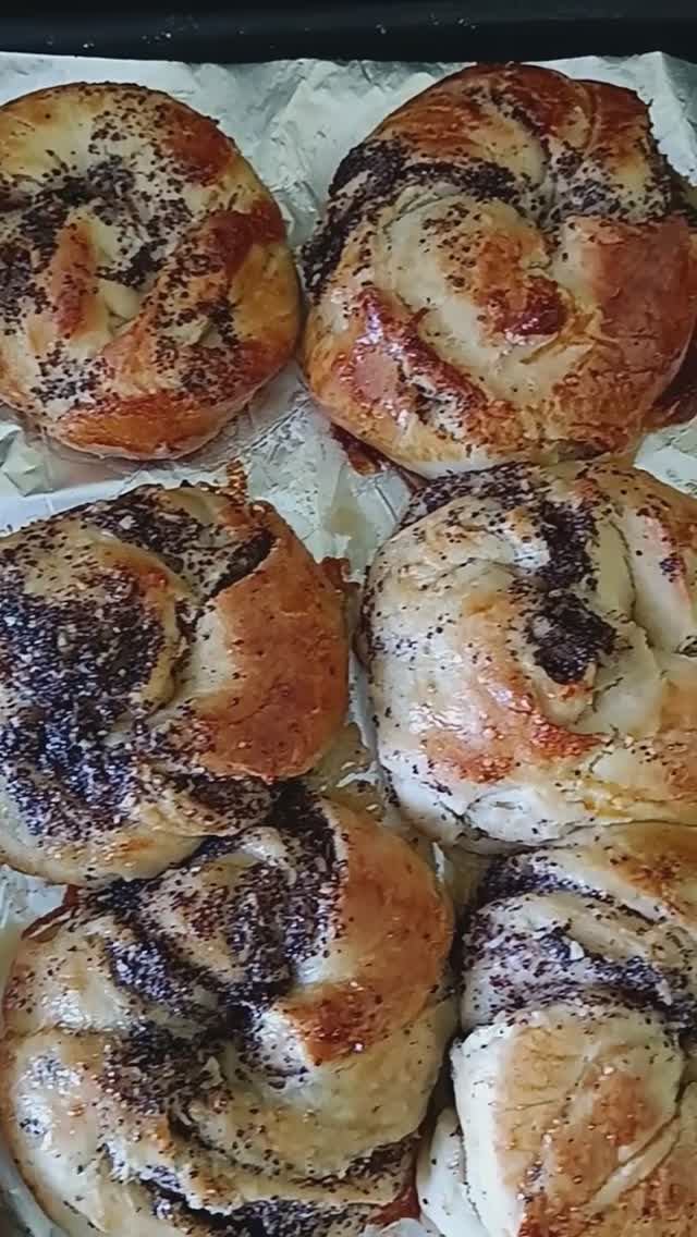 Сладкие булочки с маком)