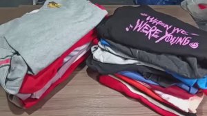 Лот 2387 Толстовки свитшоты Канада Сток 1560₽-кг 13,4 кг 27 ед