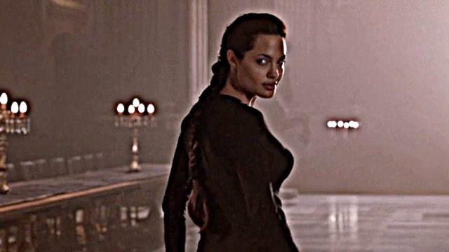 Лара Крофт ( Анжелина Джоли) клип - дочка папина .