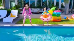 Детские истории о том, как они помогали друг другу и хорошо вели себя с Владом и Ники