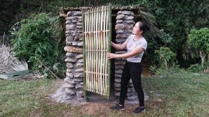 Строю уличный туалет из камней и бамбука. Серия 19. Се