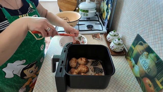 Впервые приготовила такие котлеты. Получились очень вкусные  /Пирожки с капустой / Купила себе обувь