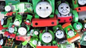 ПаровозикиТомас и его друзья,для детей.Играем с большими паровозиками,изучаем их.#дети#видеодлядетей