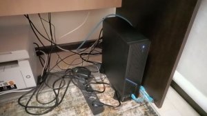 Никто не приглашал, сам залез