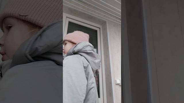 Я застряла на балконе и теперь НЕ МОГУ ВЫБРАТЬСЯ!!!
ПОМОГИТЕ🥺🙏