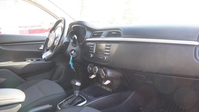 Kia Rio смотреть онлайн