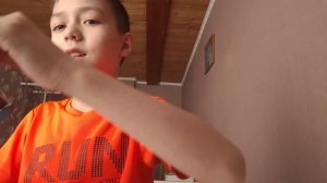 распаковка футбольных карточек