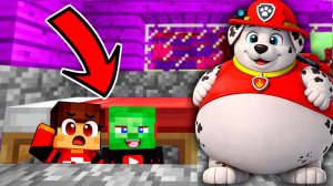 😱 ЗЕРО и ЗОМБАК СПРЯТАЛИСЬ под КРОВАТЬЮ ОТ ТОЛСТОГО МАРШАЛА В МАЙНКРАФТЕ!