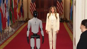 Мелания Трамп пришла на саммит в Белом доме в сопровождении человекоподобного робота