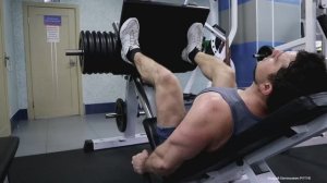 Жим Ногами 300 кг на 14 повторений.