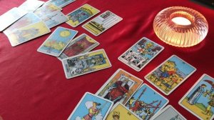 Ваши отношения с мужчиной глазами соперницы. Гадание Таро