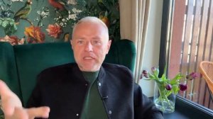 Топ-стилистка Кенни обиделась на Анкорских. Баронесса де Синяк манеры из подворотни