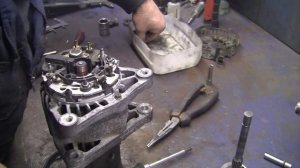 Генератор Peugeot 406 - соединение контактов статора и их пайка.