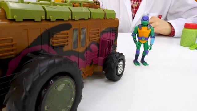 Жидкий азот в клинике игрушек! Лечим Донателло и чиним колесо Молнии Маквина