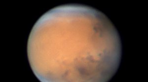 Над Марсом засняли объект, похожий на НЛО