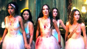 Смертельно прекрасна — Русский трейлер (Дубляж, 2026)