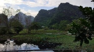 Пруды и карстовые скалы-типичная картина Ниньбинь!