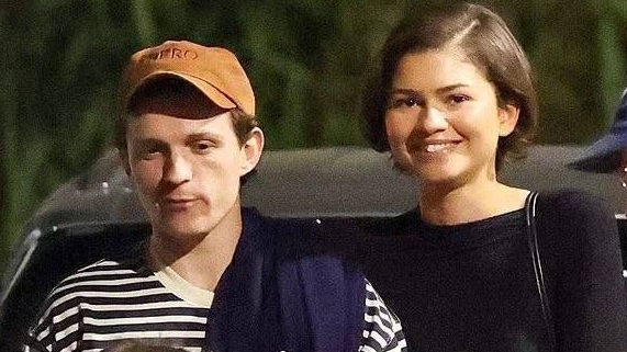 Зендея и Том Холланд в объективе папарацци