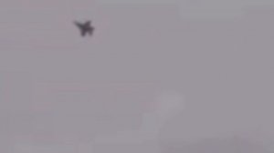 Момент удара по американскому истребителю F-18 в небе над Ираном сняли на видео