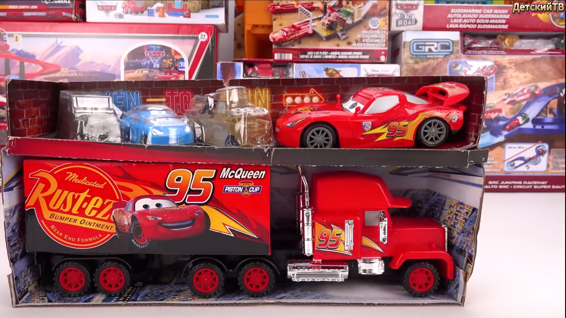 Мультики для детей | Тачки Грузовик Трасса! Молния Маквин Распаковка 🚗