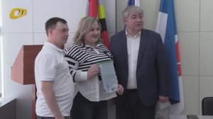 СЕМЬ МОЛОДЫХ ЖЕЛЕЗНОГОРСКИХ СЕМЕЙ ПОЛУЧИЛИ СЕРТИФИКАТЫ НА СОЦИАЛЬНУЮ ВЫПЛАТУ