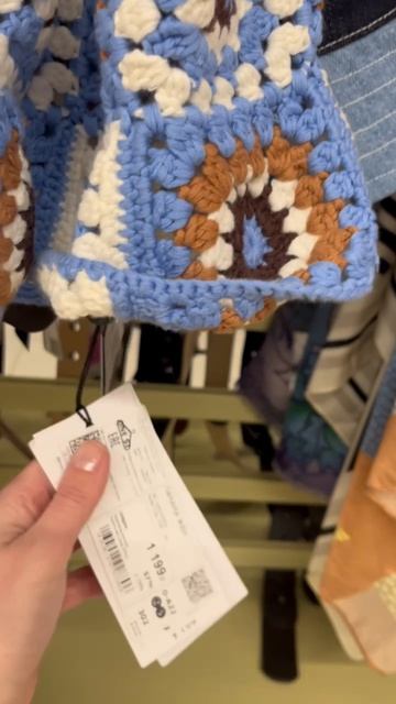 Вязаные панамы в магазине