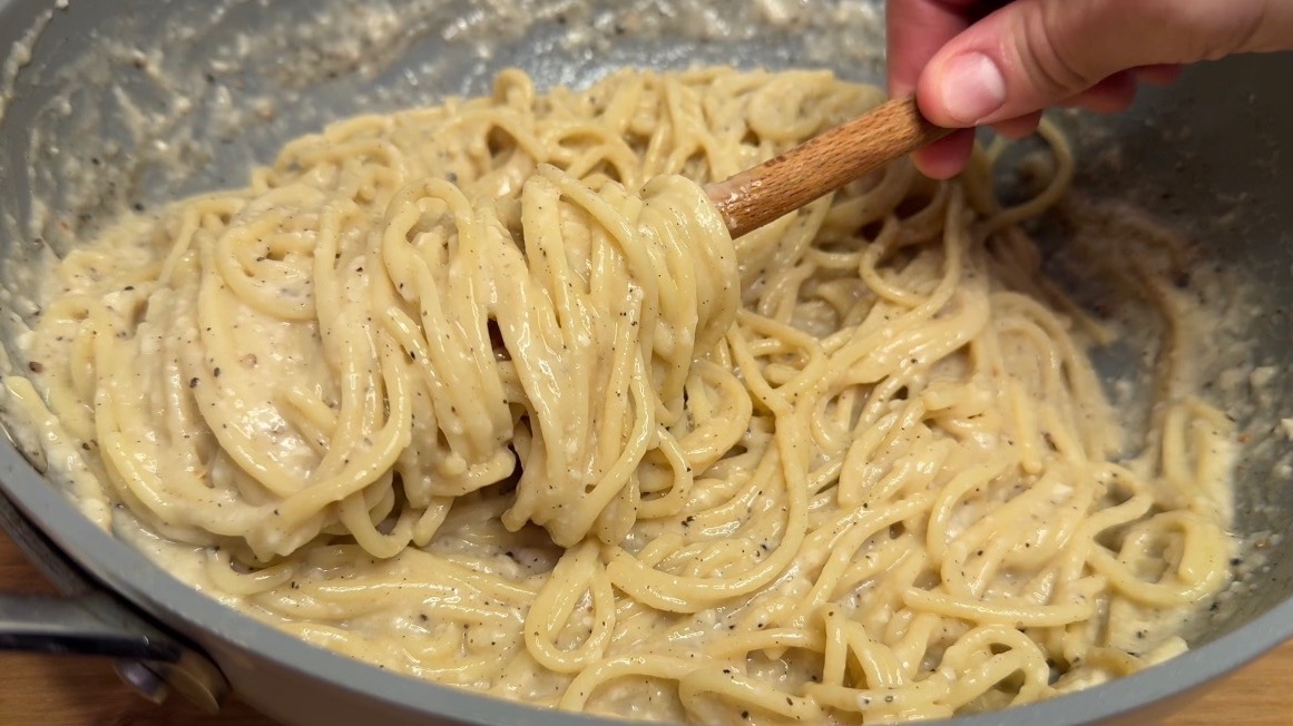 ИТАЛЬЯНСКАЯ ПАСТА ИЗ 3х ИНГРЕДИЕНТОВ - КАЧО Э ПЕПЕ ( Cacio E Pepe) СЕКРЕТЫ ПРАВИЛЬНОГО ПРИГОТОВЛЕНИЯ