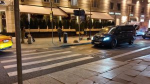 Дорогие машины и красивые девушки на патриках в Москве