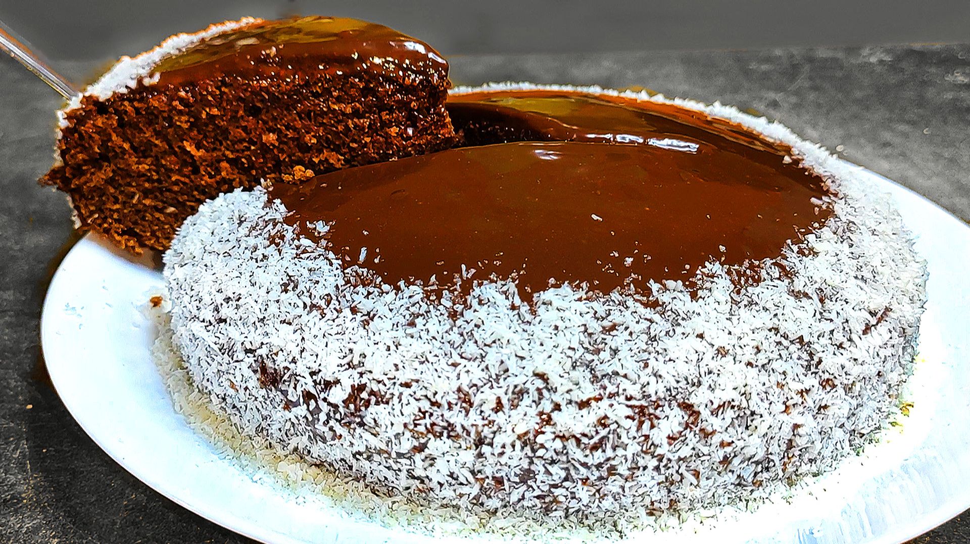 Ароматный шоколадный пирог к чаю