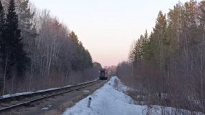 Пригородный поезд Яр - Светлополянск под ЧМЭЗ-7254 на перегоне Шлаковая - Котчиха, март 2026 год
