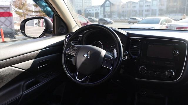 Mitsubishi Outlander смотреть онлайн